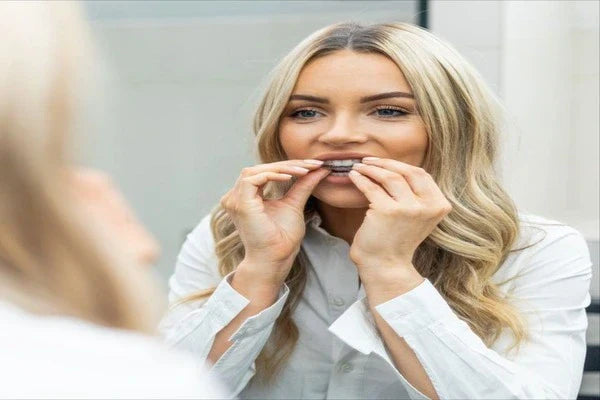 💁‍♀️ Can Clear Retainers Change Your Face? We Asked a Pro