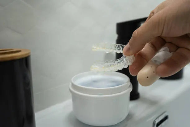 DIY retainer cleaner using baking soda and water