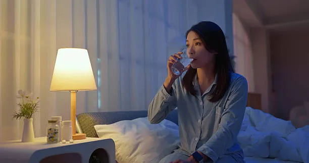 Drinking cool water safely with a night guard before bedtime