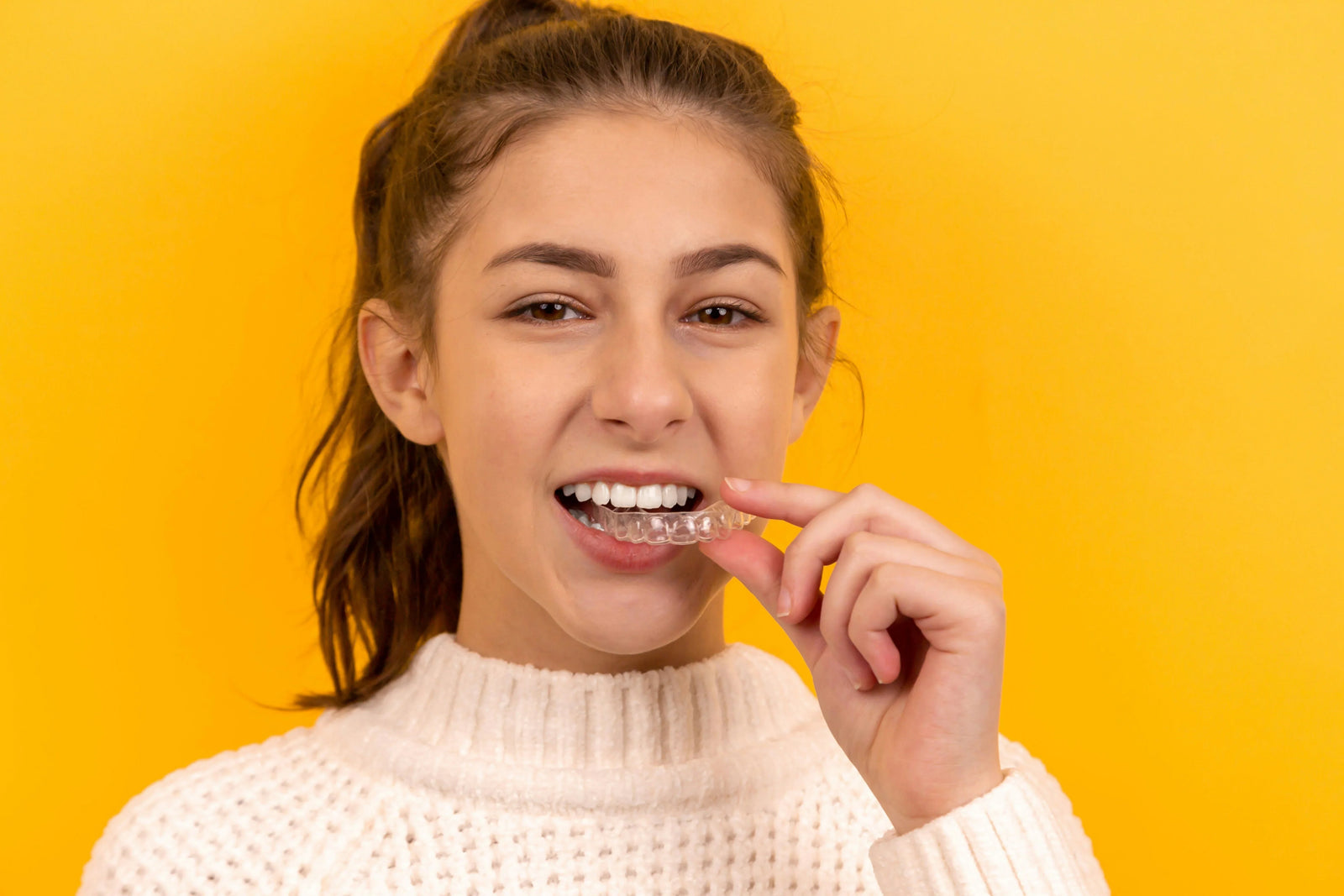 Clear Retainers 101: The Ultimate Guide to a Confident Smile