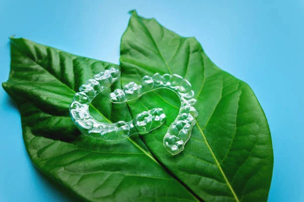 😷 Retainers & Bad Breath: Causes & Fixes